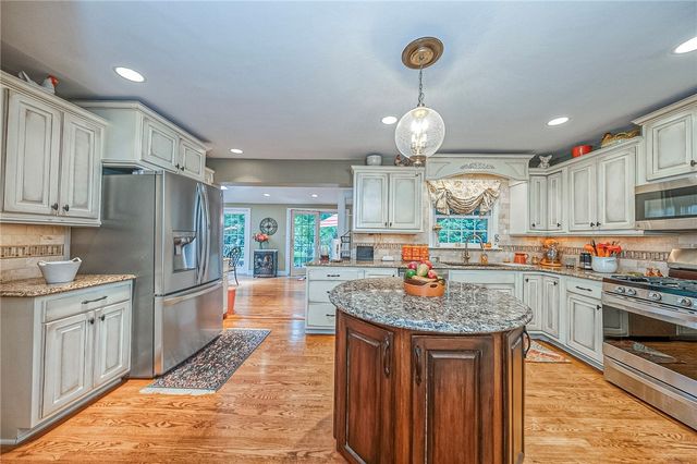 310 Wildberry Rd, Fox Chapel, PA 15238