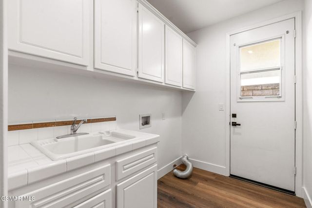 3887 Foxdale Court, Newbury Park, CA 91320