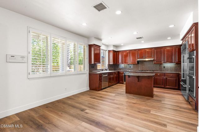 3887 Foxdale Court, Newbury Park, CA 91320