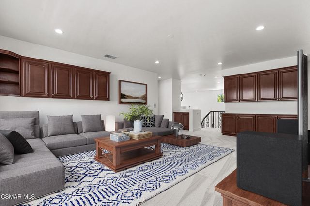 3887 Foxdale Court, Newbury Park, CA 91320