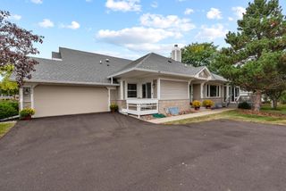 14166 W Waters Edge TRAIL, New Berlin, WI 53151