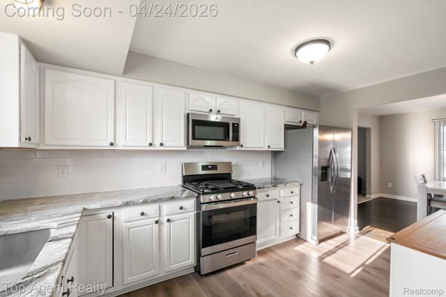 46059 Huling Street, Shelby Charter Township, MI 48317