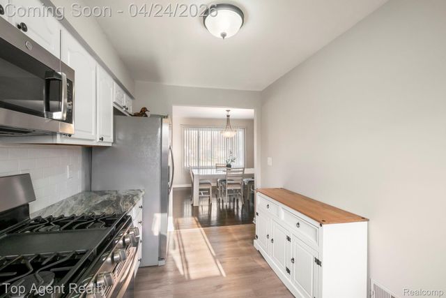 46059 Huling Street, Shelby Charter Township, MI 48317