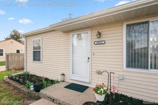 46059 Huling Street, Shelby Charter Township, MI 48317