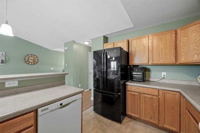40 Cattail Lane, North Liberty, IA 52317