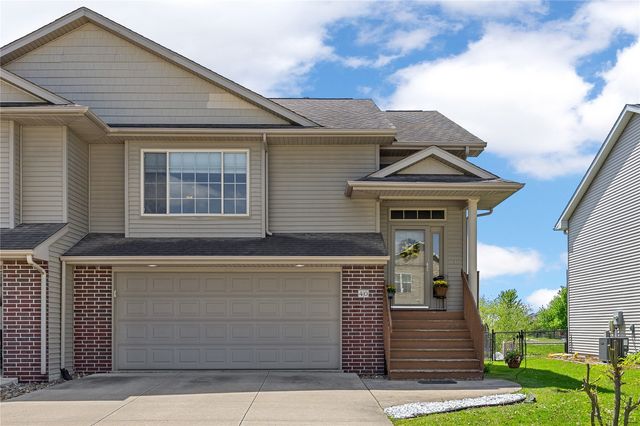 40 Cattail Lane, North Liberty, IA 52317