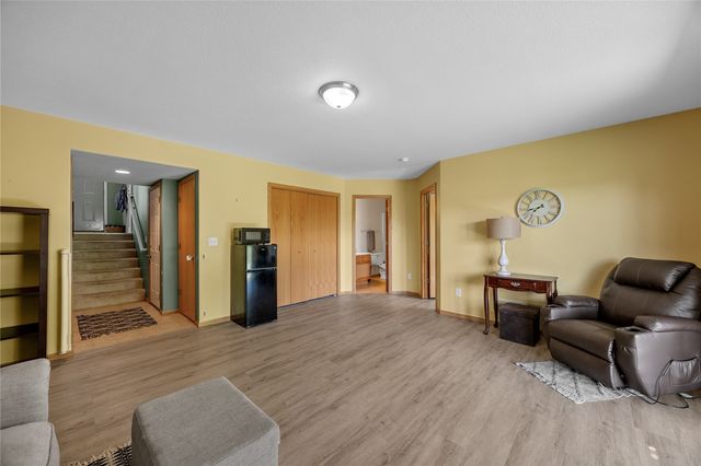 40 Cattail Lane, North Liberty, IA 52317