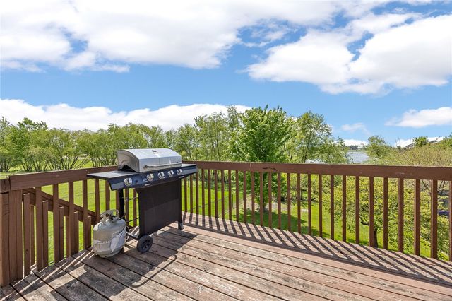 40 Cattail Lane, North Liberty, IA 52317