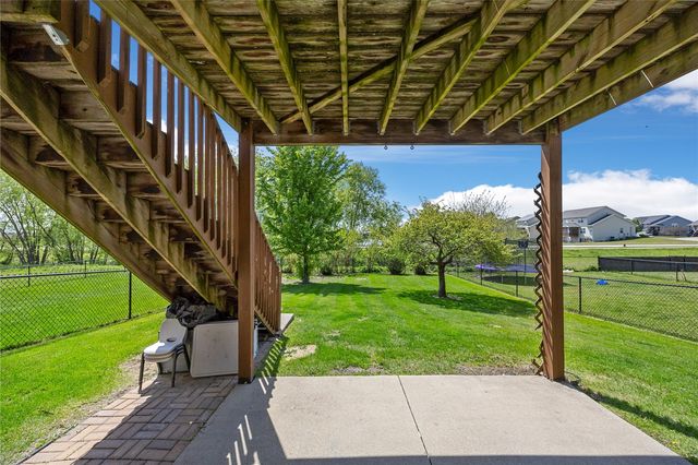 40 Cattail Lane, North Liberty, IA 52317