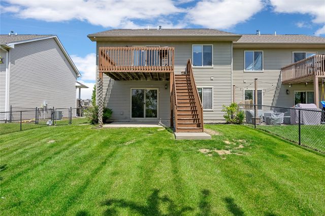 40 Cattail Lane, North Liberty, IA 52317