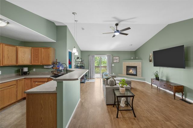 40 Cattail Lane, North Liberty, IA 52317