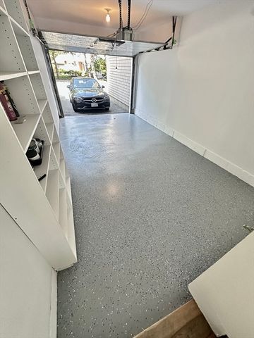 10 Sloop Ln 87, Quincy, MA 02171