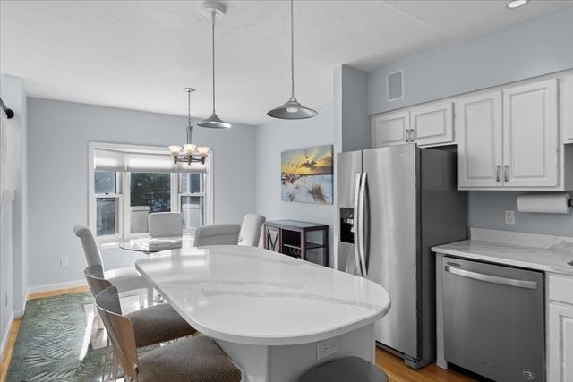 10 Sloop Ln 87, Quincy, MA 02171