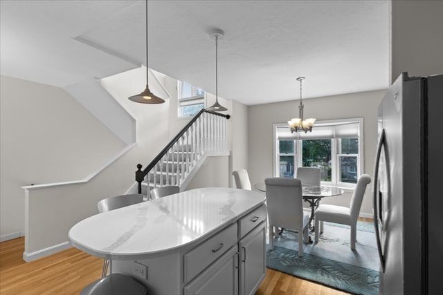 10 Sloop Ln 87, Quincy, MA 02171