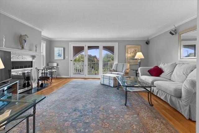 10 Sloop Ln 87, Quincy, MA 02171