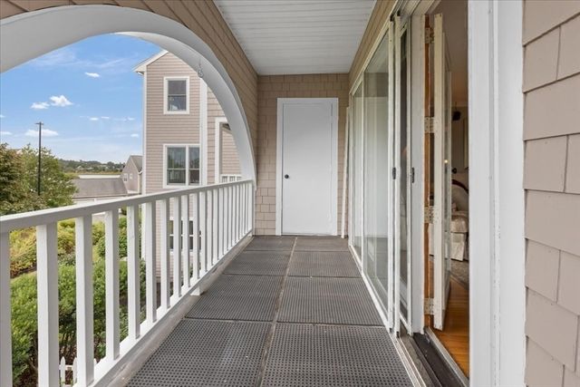 10 Sloop Ln 87, Quincy, MA 02171