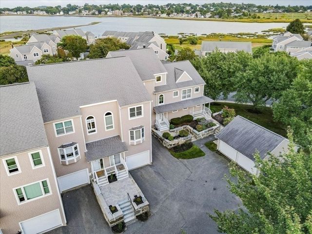 10 Sloop Ln 87, Quincy, MA 02171