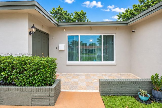 7303 NW 59th Street, Tamarac, FL 33321