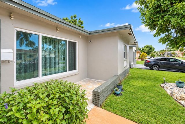 7303 NW 59th Street, Tamarac, FL 33321