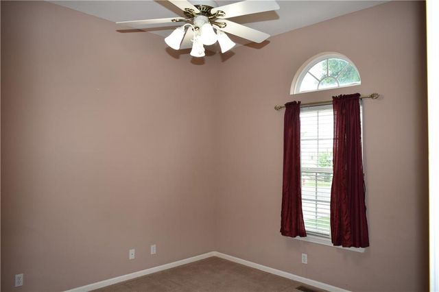 3800 Richmond Drive, Leavenworth, KS 66048