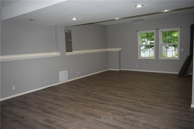 3800 Richmond Drive, Leavenworth, KS 66048