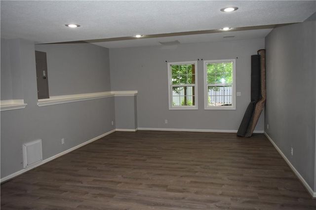 3800 Richmond Drive, Leavenworth, KS 66048