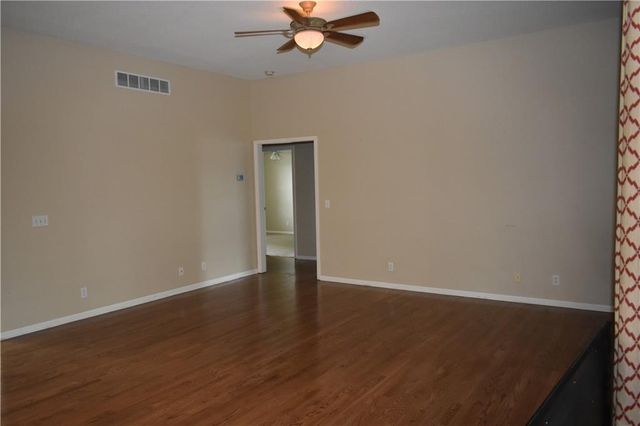 3800 Richmond Drive, Leavenworth, KS 66048