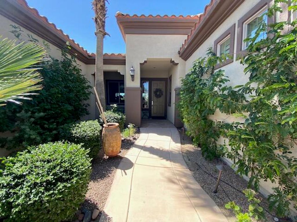 Image 4 of property listing at 81515 Camino Vallecita, Indio, CA 92203
