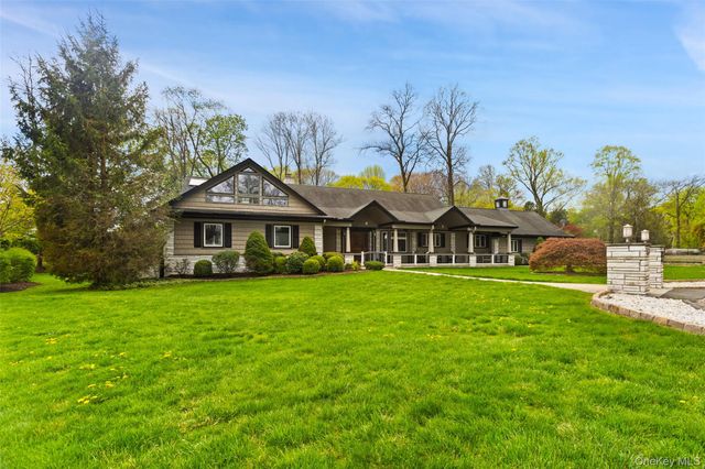 6 Lilac Place, Thornwood, NY 10594