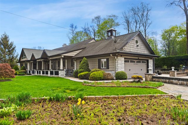 6 Lilac Place, Thornwood, NY 10594