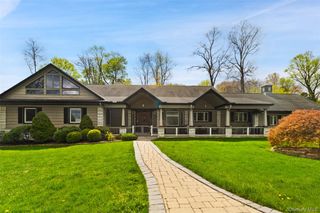 6 Lilac Place, Thornwood, NY 10594