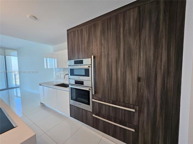 851 NE 1st Ave 4000, Miami, FL 33132