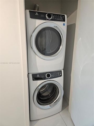 851 NE 1st Ave 4000, Miami, FL 33132