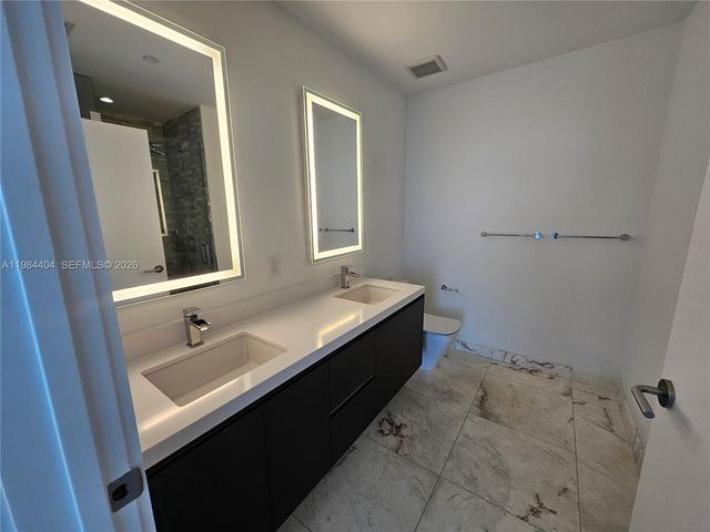 851 NE 1st Ave 4000, Miami, FL 33132