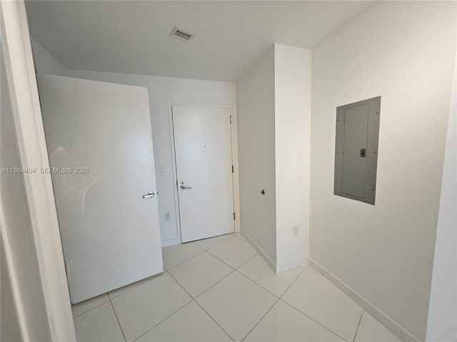 851 NE 1st Ave 4000, Miami, FL 33132