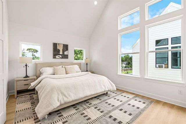 7432 Tremper Street, Houston, TX 77020
