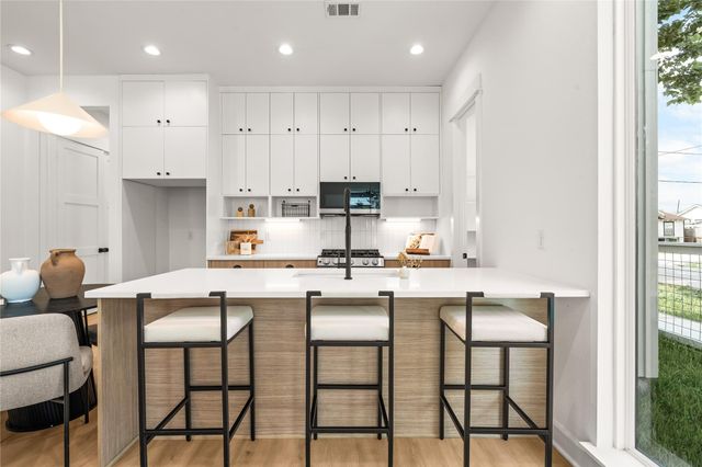 7432 Tremper Street, Houston, TX 77020