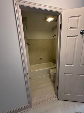 6033 Harness Rd, Baton Rouge, LA 70817