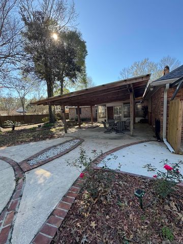 6033 Harness Rd, Baton Rouge, LA 70817