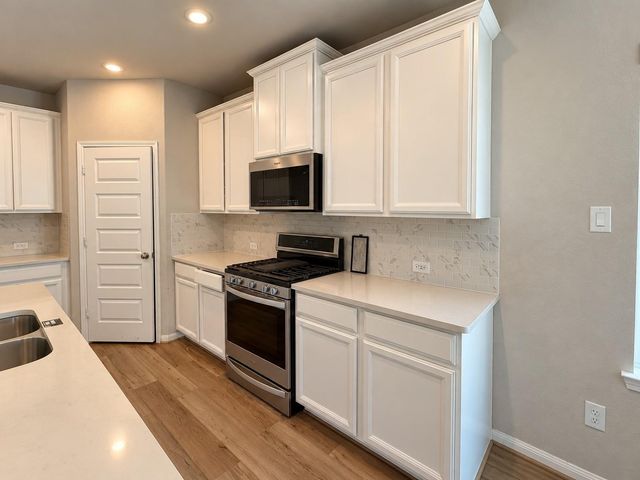 10012 Deussen Lane, Texas City, TX 77591