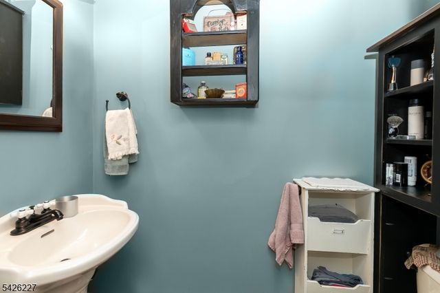 36 Main St, Mount Olive Twp., NJ 07836