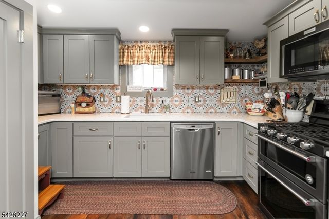 36 Main St, Mount Olive Twp., NJ 07836