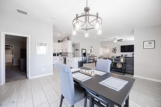 2547 E ILLINI Street, Phoenix, AZ 85040