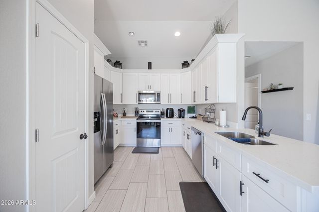 2547 E ILLINI Street, Phoenix, AZ 85040