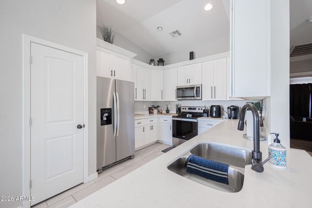 2547 E ILLINI Street, Phoenix, AZ 85040