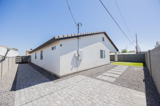 2547 E ILLINI Street, Phoenix, AZ 85040