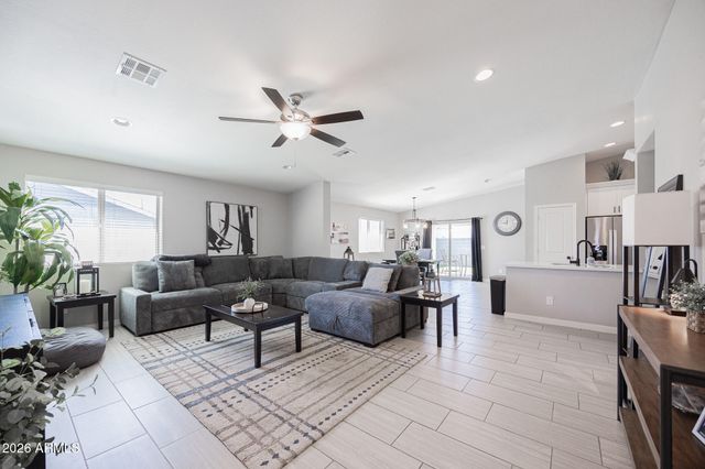 2547 E ILLINI Street, Phoenix, AZ 85040