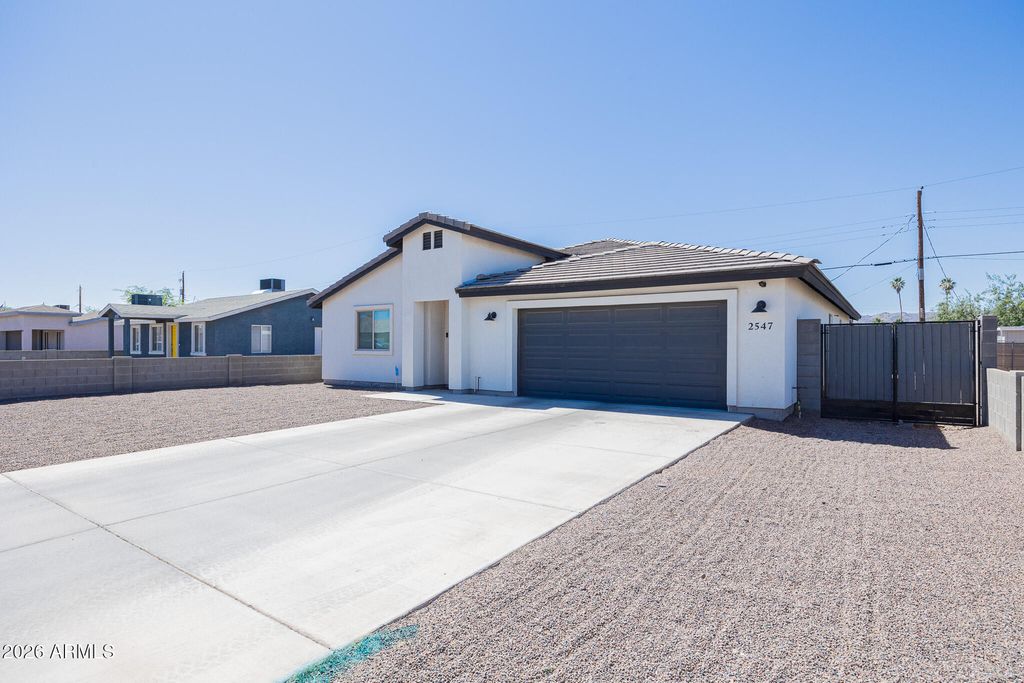 2547 E ILLINI Street, Phoenix, AZ 85040