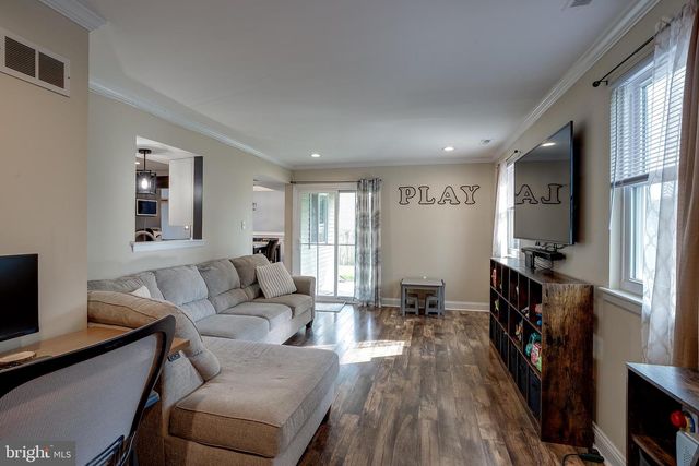81 MASSEY DR, Sewell, NJ 08080