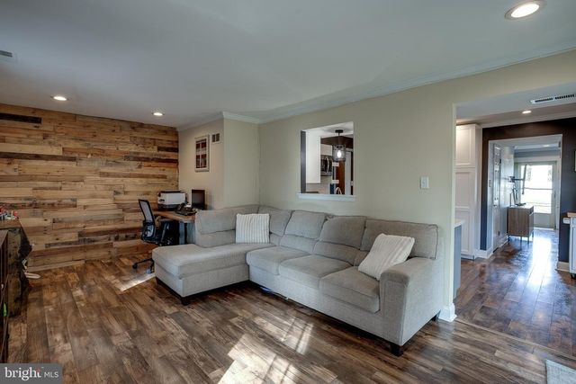 81 MASSEY DR, Sewell, NJ 08080